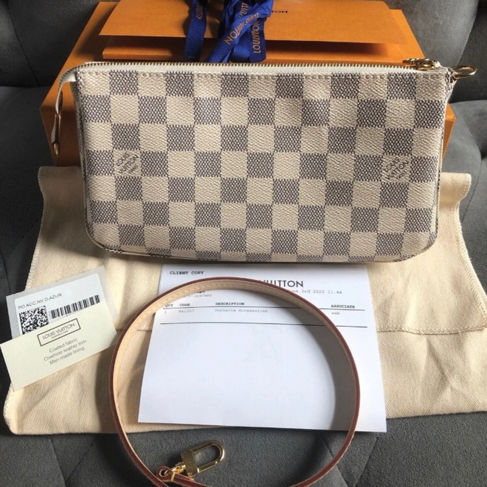 ⭐SOLD⭐ Louis Vuitton Pochette Accessories NM DA